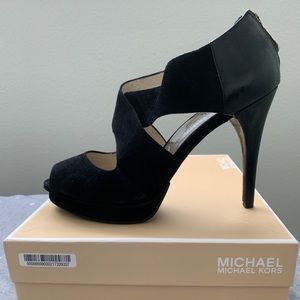 Michael Michael Kors Elena Cross Strap heals